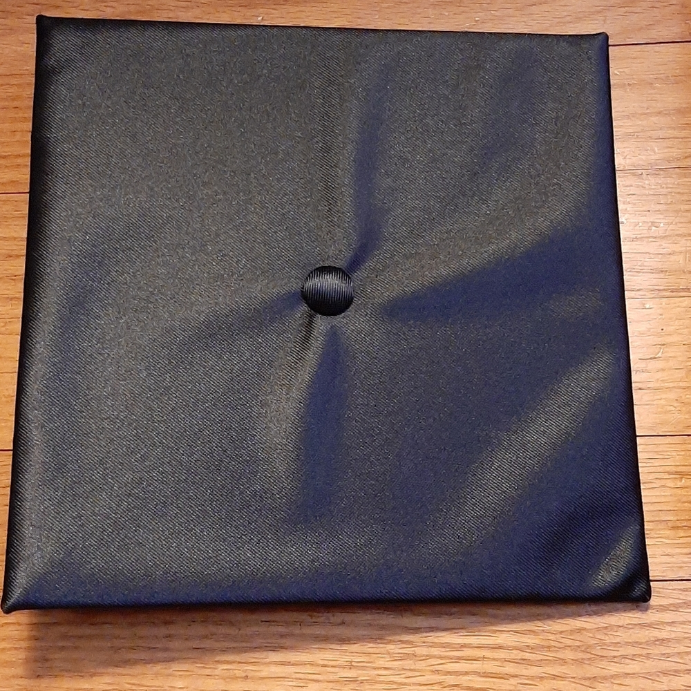 1/2 PRICE🔻HERFF JONES GRADUATION CAP & GOWN - Picture 7 of 10